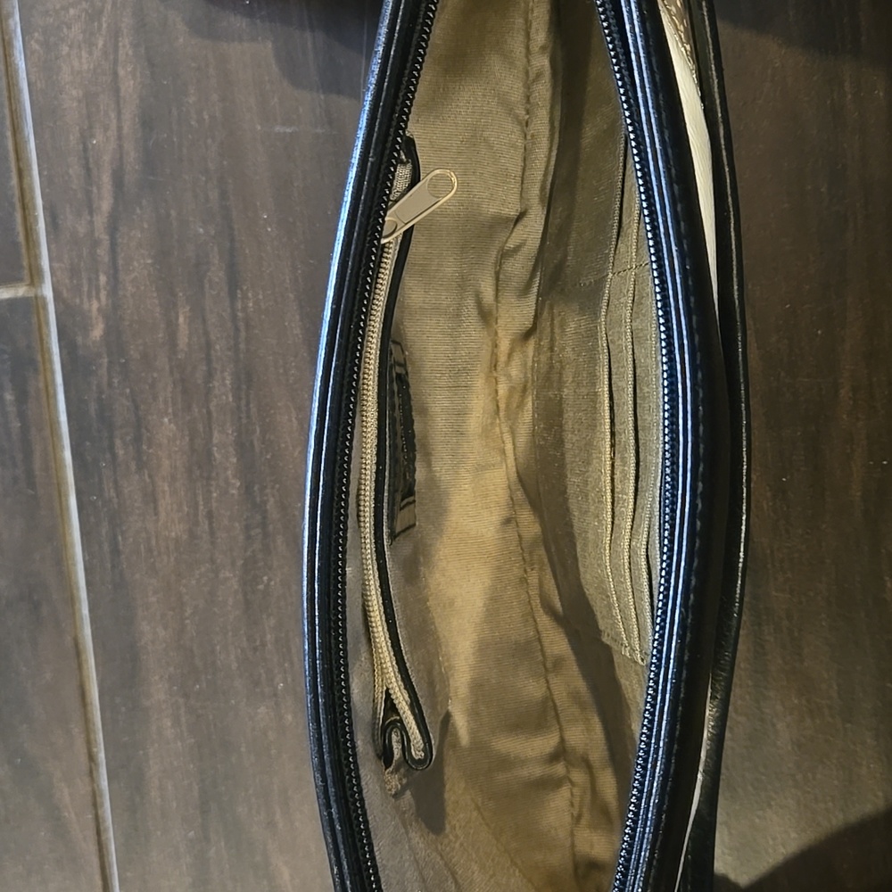 HOBO Leather Patchwork Blk Whte Tan Purse NWT - Picture 6 of 8
